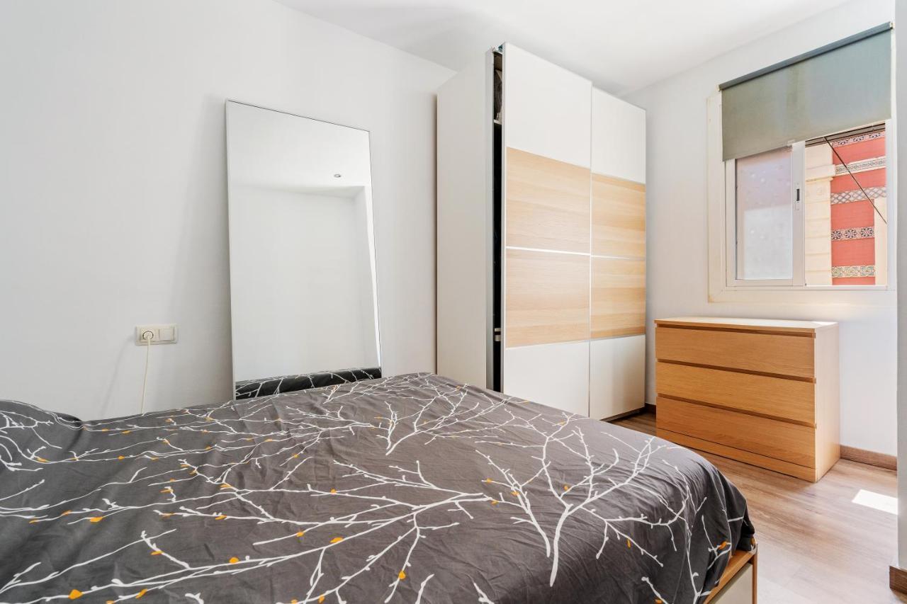Beachside Bliss Charming 1-bedroom, Barceloneta Appartement