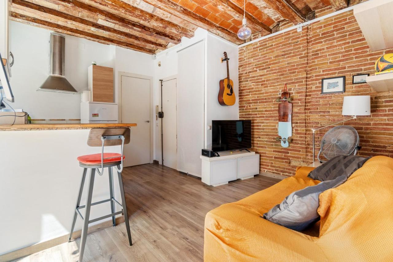 Beachside Bliss Charming 1-bedroom, Barceloneta Appartement